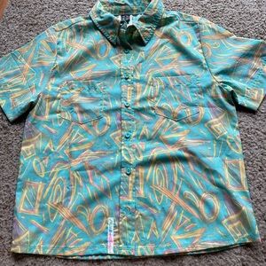 Maui and Sons button down shirt size S